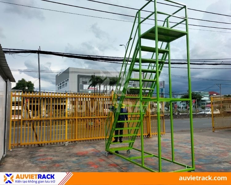 Xe Thang Công Nghiệp